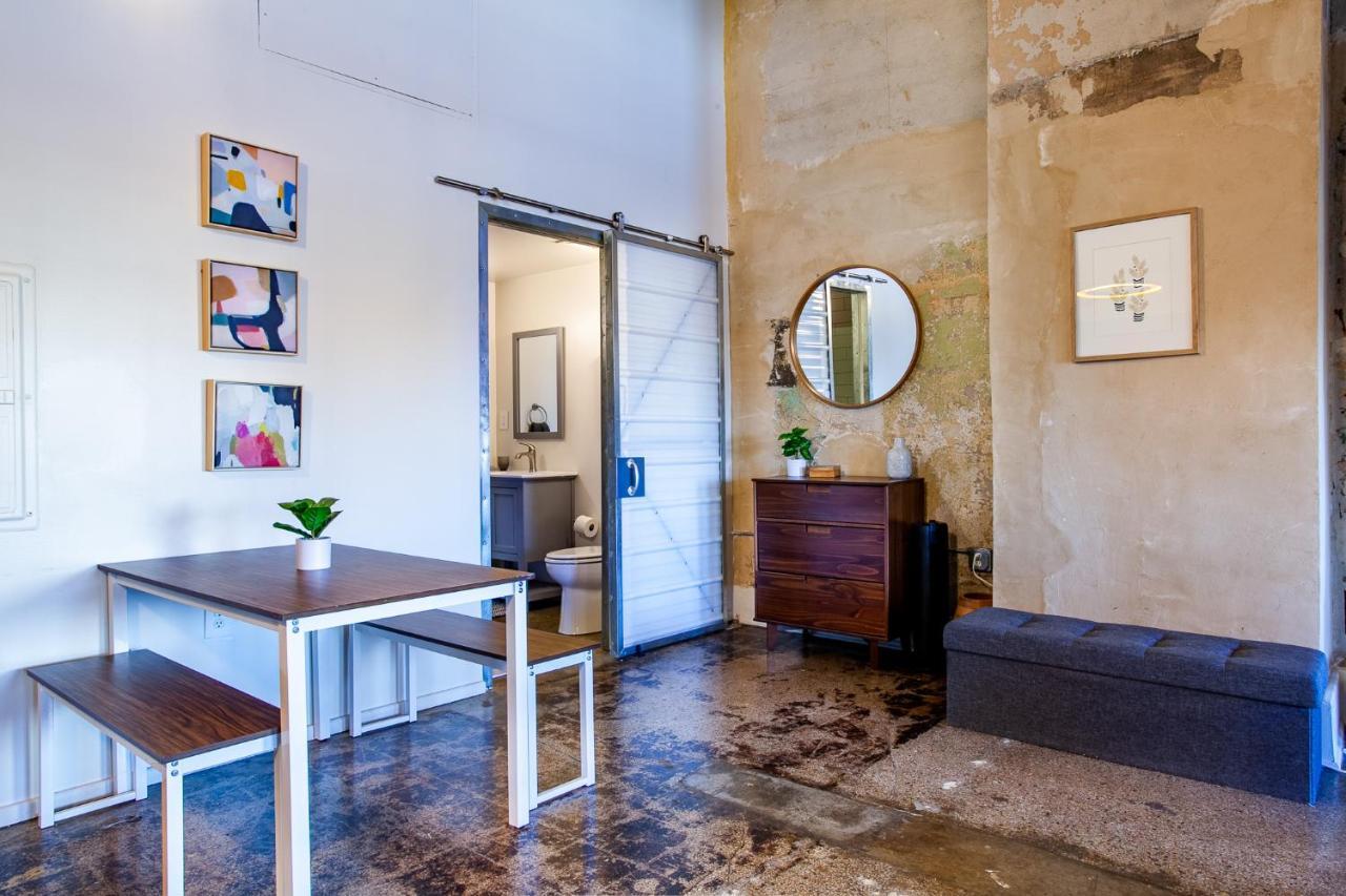 Sterchi Lofts Getaway - Downtown Apartment *